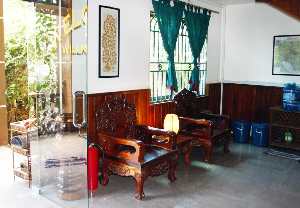 Firefly Guesthouse - The Berlin Angkor Сіємреап Екстер'єр фото