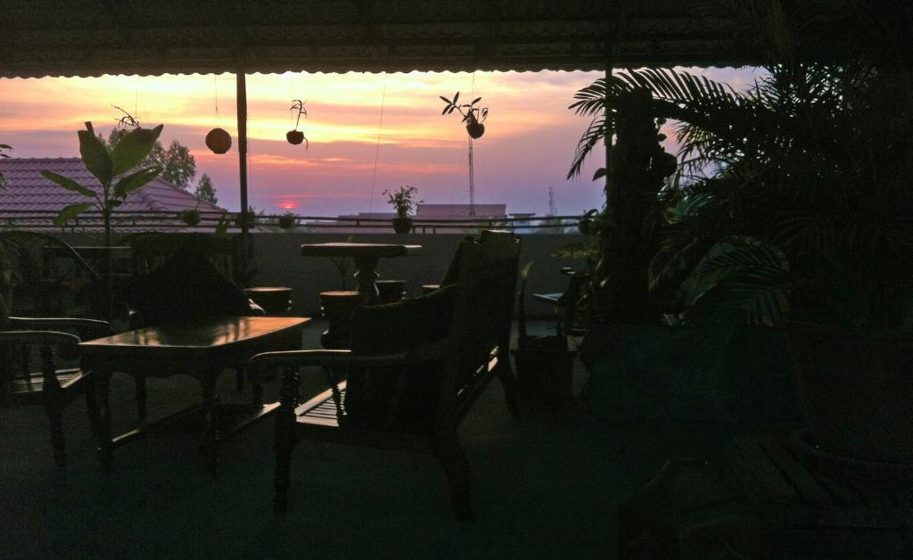 Firefly Guesthouse - The Berlin Angkor Сіємреап Екстер'єр фото