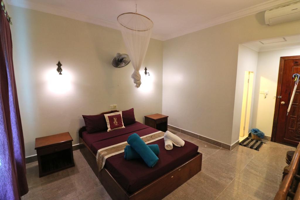 Firefly Guesthouse - The Berlin Angkor Сіємреап Екстер'єр фото