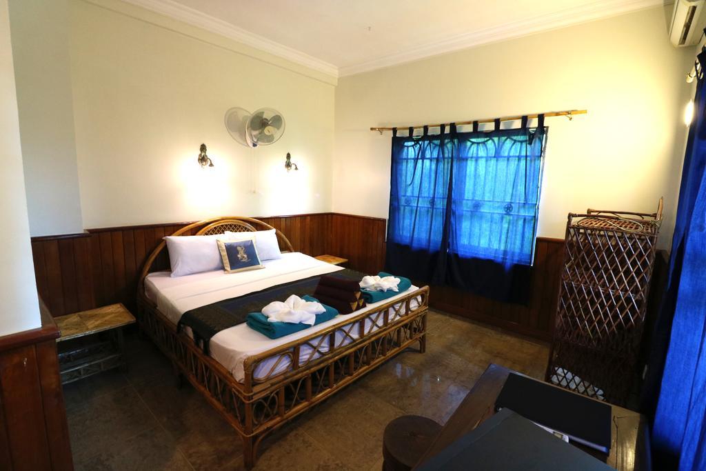 Firefly Guesthouse - The Berlin Angkor Сіємреап Екстер'єр фото