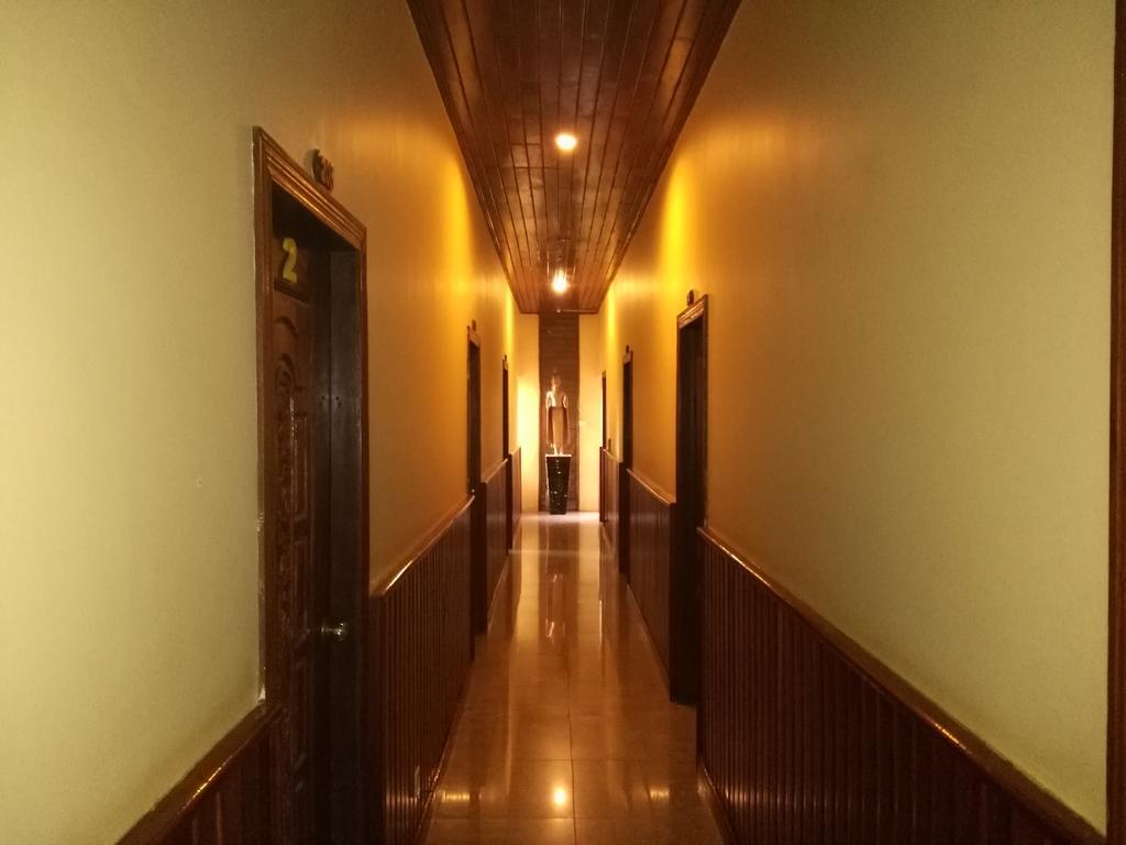 Firefly Guesthouse - The Berlin Angkor Сіємреап Екстер'єр фото