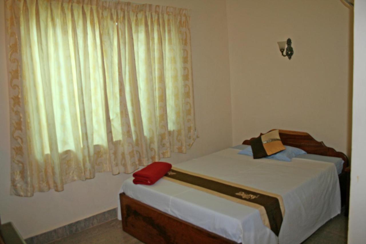 Firefly Guesthouse - The Berlin Angkor Сіємреап Екстер'єр фото