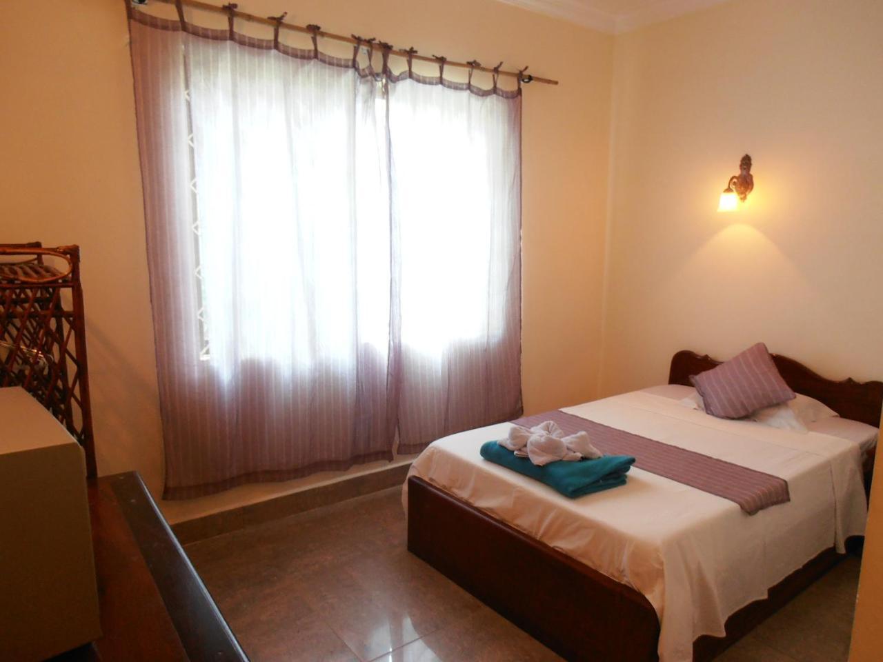 Firefly Guesthouse - The Berlin Angkor Сіємреап Екстер'єр фото