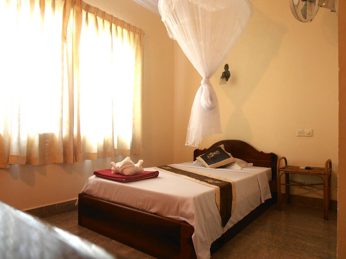Firefly Guesthouse - The Berlin Angkor Сіємреап Екстер'єр фото