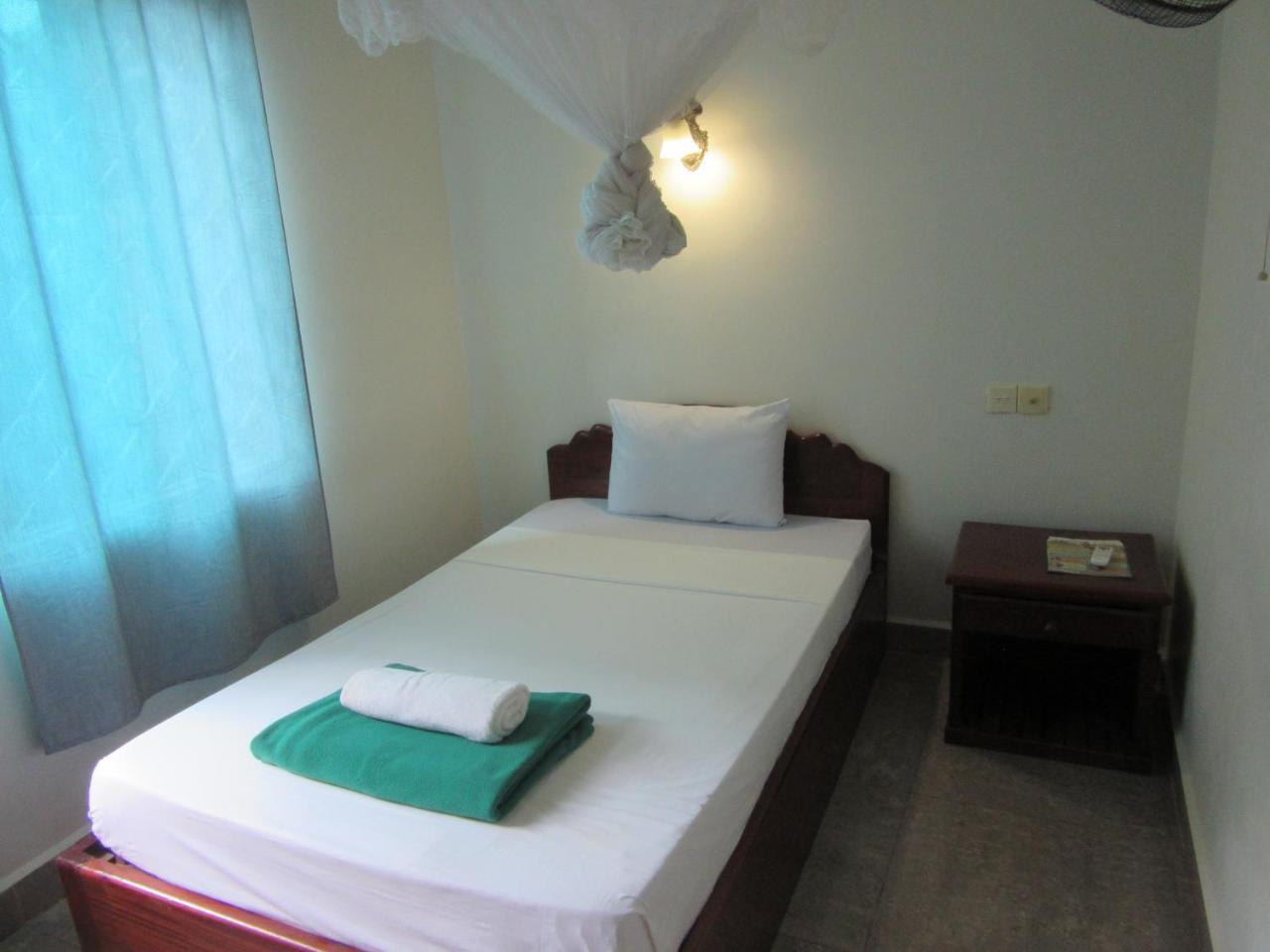 Firefly Guesthouse - The Berlin Angkor Сіємреап Екстер'єр фото